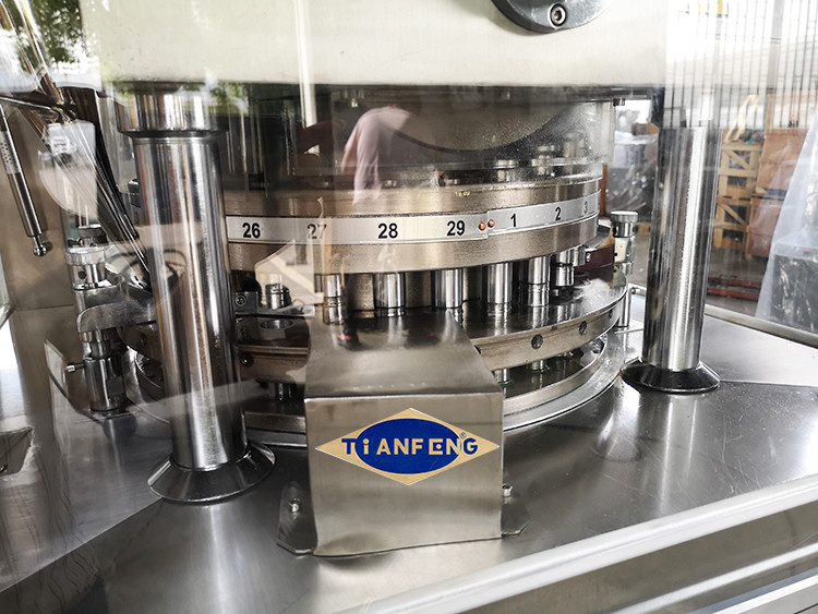 Machine van de de Tabletpers van ZPW29 ZPW31 de Automatische Roterende voor Suikergoedzout 150000 PCs/Uur