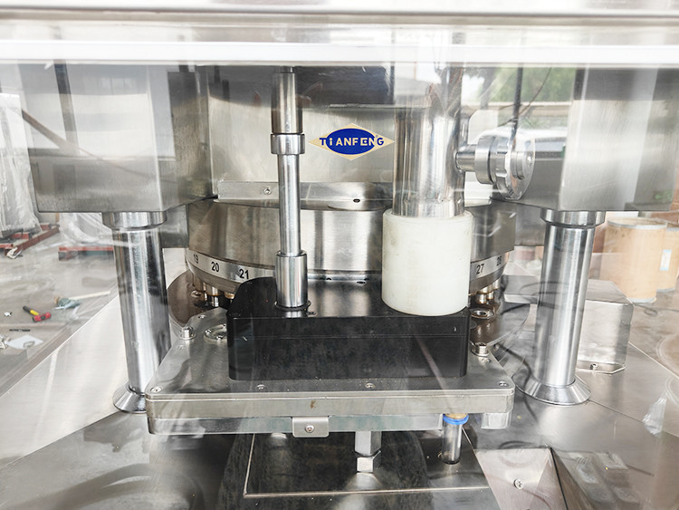 ZPW31 dubbellaags roterende type pil tabletpersmachine 60000 stuks / uur met 2 gedwongen feeders