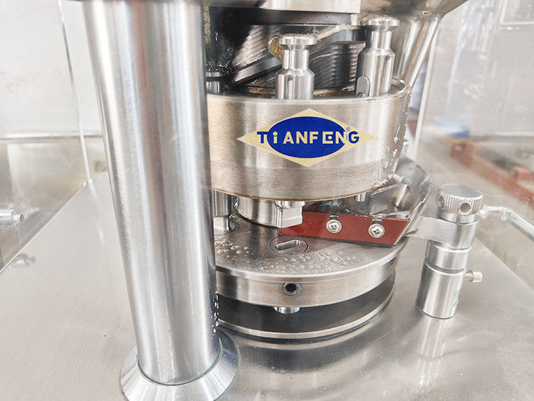 900x800x1800mm Pill Tablet Press Machine met maximale vuldiepte 15mm en tabletdikte 2-6mm