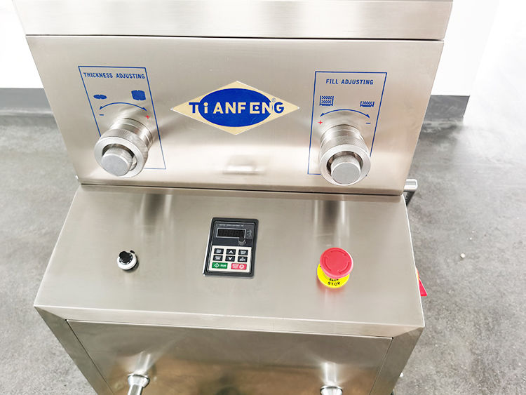 480×635×1100 mm 2.2KW Automatische tabletpers voor de productie van farmaceutische tabletten