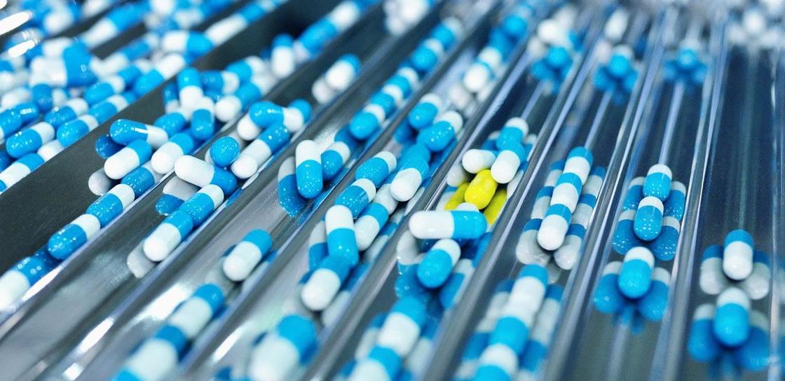 Capaciteit tel- en vulmachine met capaciteit 10-120 flessen/minuut Machinegewicht kg 320