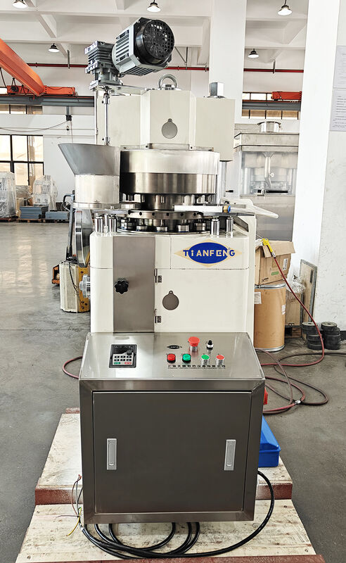 Veelzijdige Tabletpersmachine voor het produceren van tabletten in diverse vormen en maten met consistente perskracht