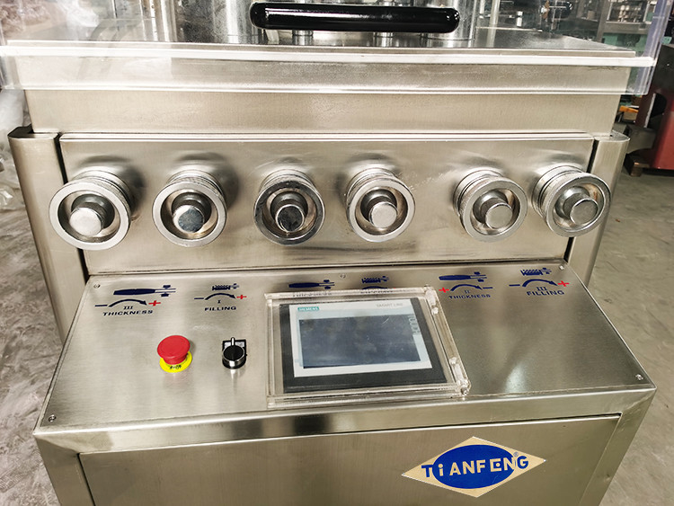 100 KN van de Compressiemachine van de 3 Laagtablet Roterend Type 21500 Stukken/Uur